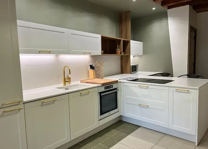 La Vieille Tronque Castelnau-de-Lévis