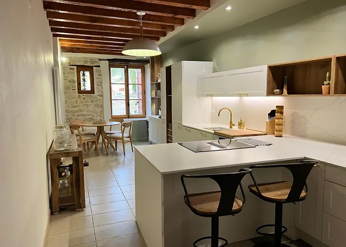 La Vieille Tronque * Castelnau-de-Lévis